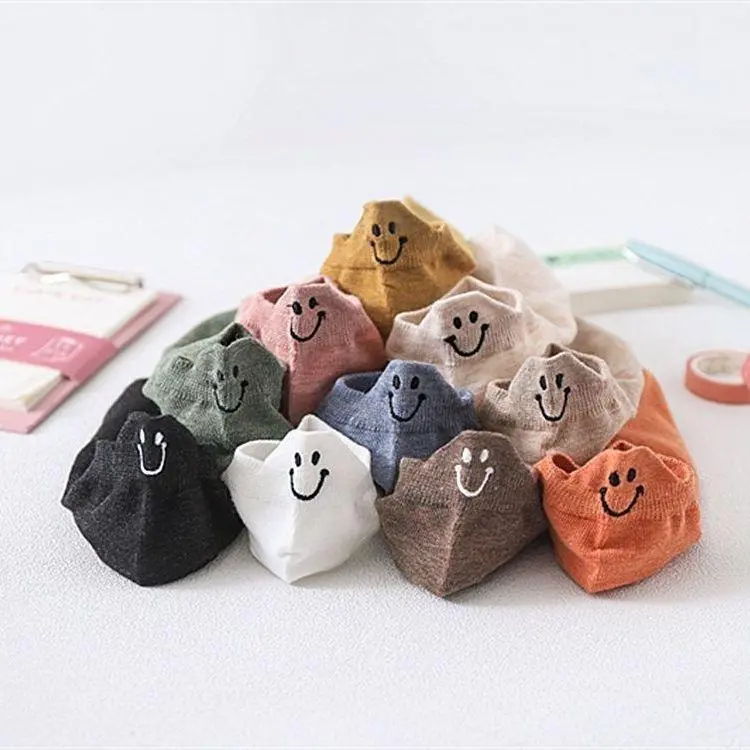 5/10 Pairs Ghost Smile Face Embroidered Ankle Socks for Women, Soft Breathable Low Cut Socks, Comfy One Size Socks, Cute Assorted Color Socks for Everyday Wear, Casual & Halloween Styling
