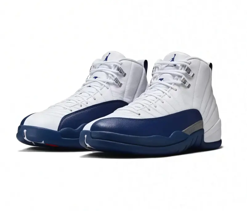 Creamy white smooth leather high-top retro basketball sneakers featuring scuff-proof dual-tone deep navy blue white layered rubber outsoles, tear-resistant sweat-wicking soft smooth leather construction, inner embedded multi-hole ventilation cutouts