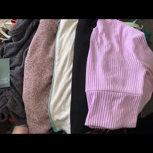 5 new beautiful woman sweter size S target brand