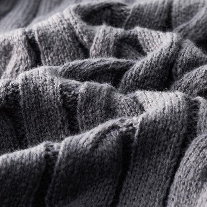 Men's Turtleneck Zip-Up Knit Sweater with Adjustable Neckline, Classic Cable Knit Pattern, Minimalist and Versatile, Perfect for Staying Warm and Stylish This Fall and Winter