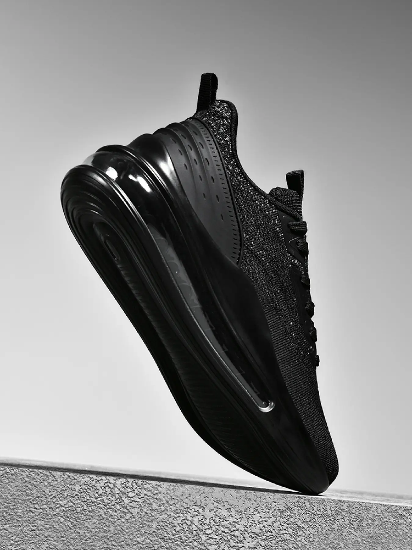 Men's All-Black Flyknit Air Cushion Plus Size Breathable Running Shoes, Cushioned Running Shoes, Flyknit Upper + Full-Length Air Cushion + Non-Slip Sole, Lightweight Fit, Ideal for Daily Outfits & Sports Scenarios