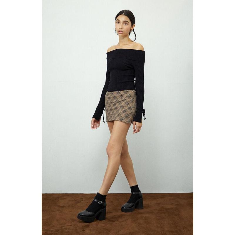 Beverly and Beck Women's Ella Off-The-Shoulder Sweater