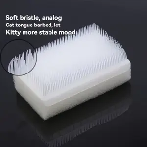 1 soft cat tongue-shaped comb – mimics a female cat's tongue and provides a comfortable grooming tool for pets. Gently stroke the cat's coat, made of non-electric plastic, very suitable for styling and care