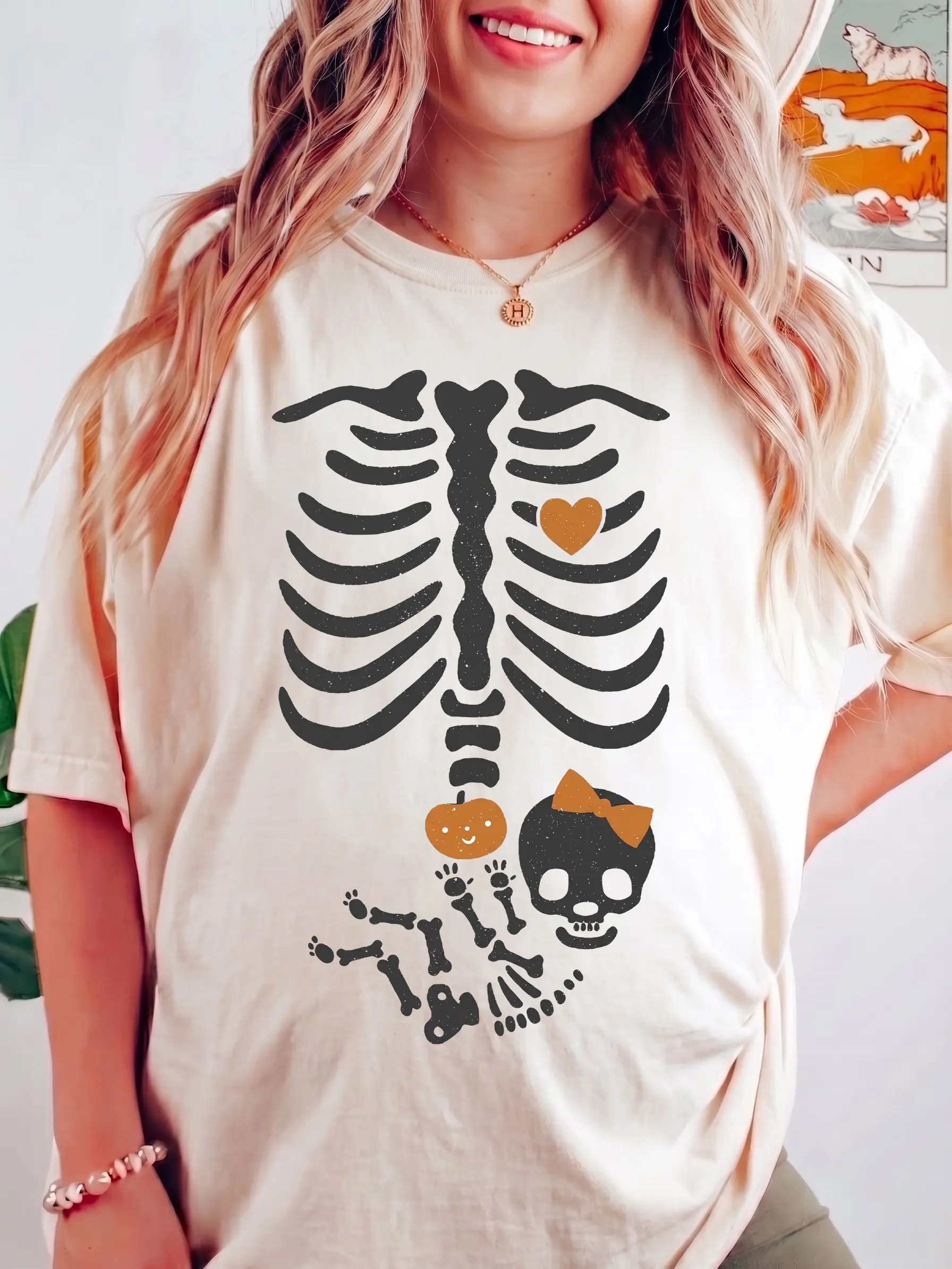 Skeleton Pregnancy Announcement Shirt Spooky Cute Maternity Halloween Baby T-Shirt For Pregnant Women Fall Ribcage Graphic Baby Girl Skeleton Pumpkin Cotton Crew Neck Pregnant Skeleton Sweatshirt Tops