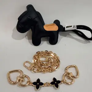 keychain/charm/Chain from Lapatina