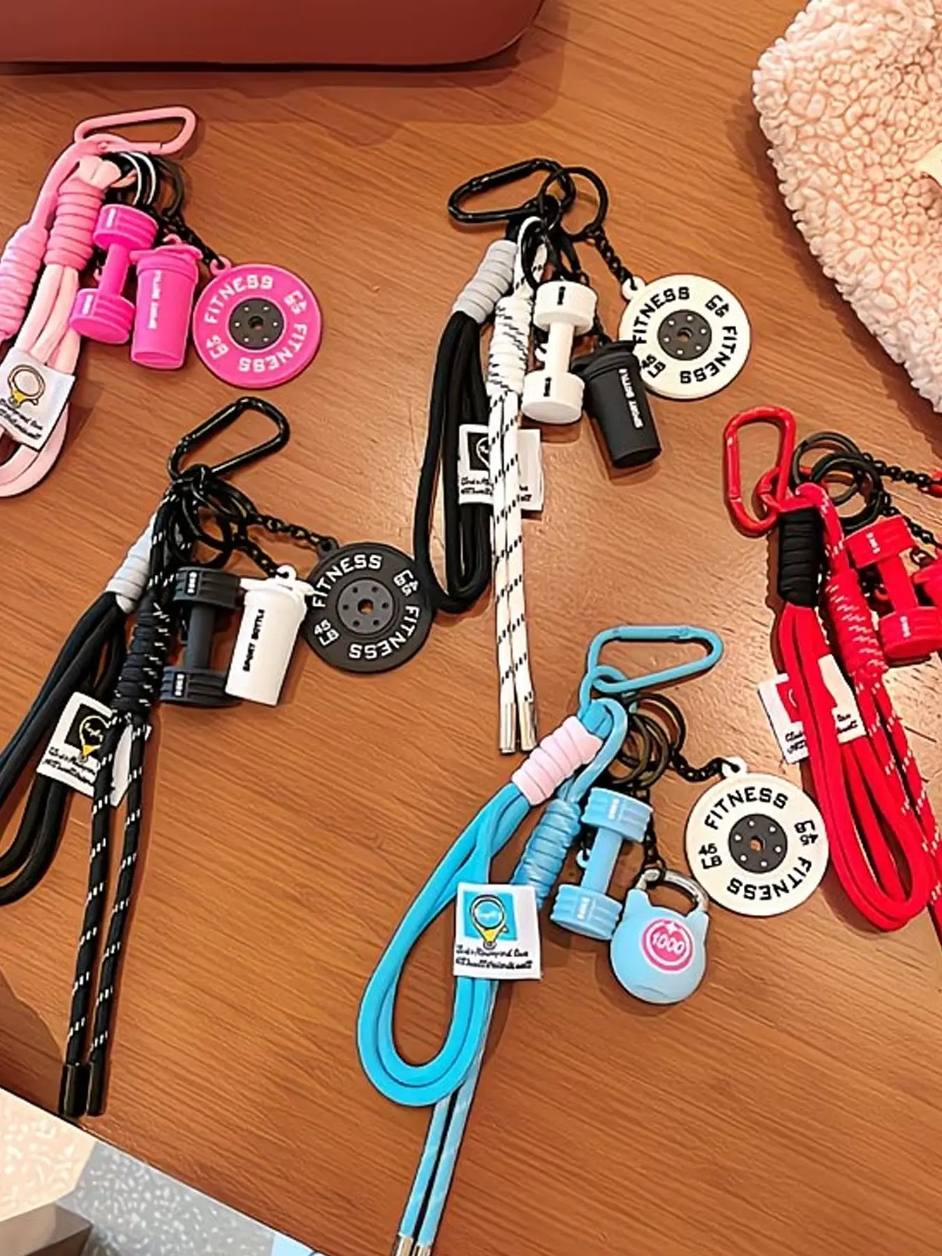 Trendy And Cool Fitness-Style Dumbbell And Barbell Pendants, Suitable For Bags And Keychains, Stylish Keychain, Key Rings. A Personalized Accessory For Fitness Enthusiasts, Daily Commuting, And Gym Check-Ins. It's An Ideal Gift For Friends And Family.