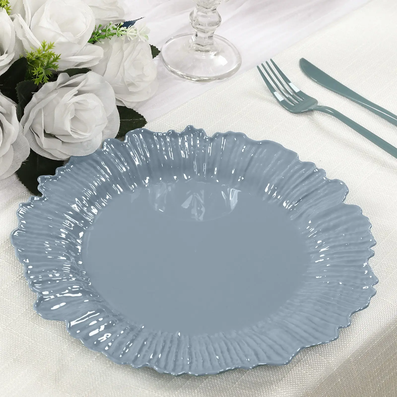 Dusty Blue Reef Design Disposable Plastic Plates, 20-Pack 10" Party Supplies Dinner Plates, Elegant Disposable Dinnerware for Weddings