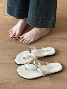 New Women's Shoes Footwear, Metal Buckle Toe Thong Sandals, Soft Non-Slip Wedge Soles, Versatile Outdoor Flat Slippers, Multiple Colors Available