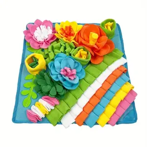 Flower Pattern Snuffle Mat, Interactive Feed Game Design for Stress Relief, Square Garden Flower Design Snuffle Mat for Rabbits & Small Animals