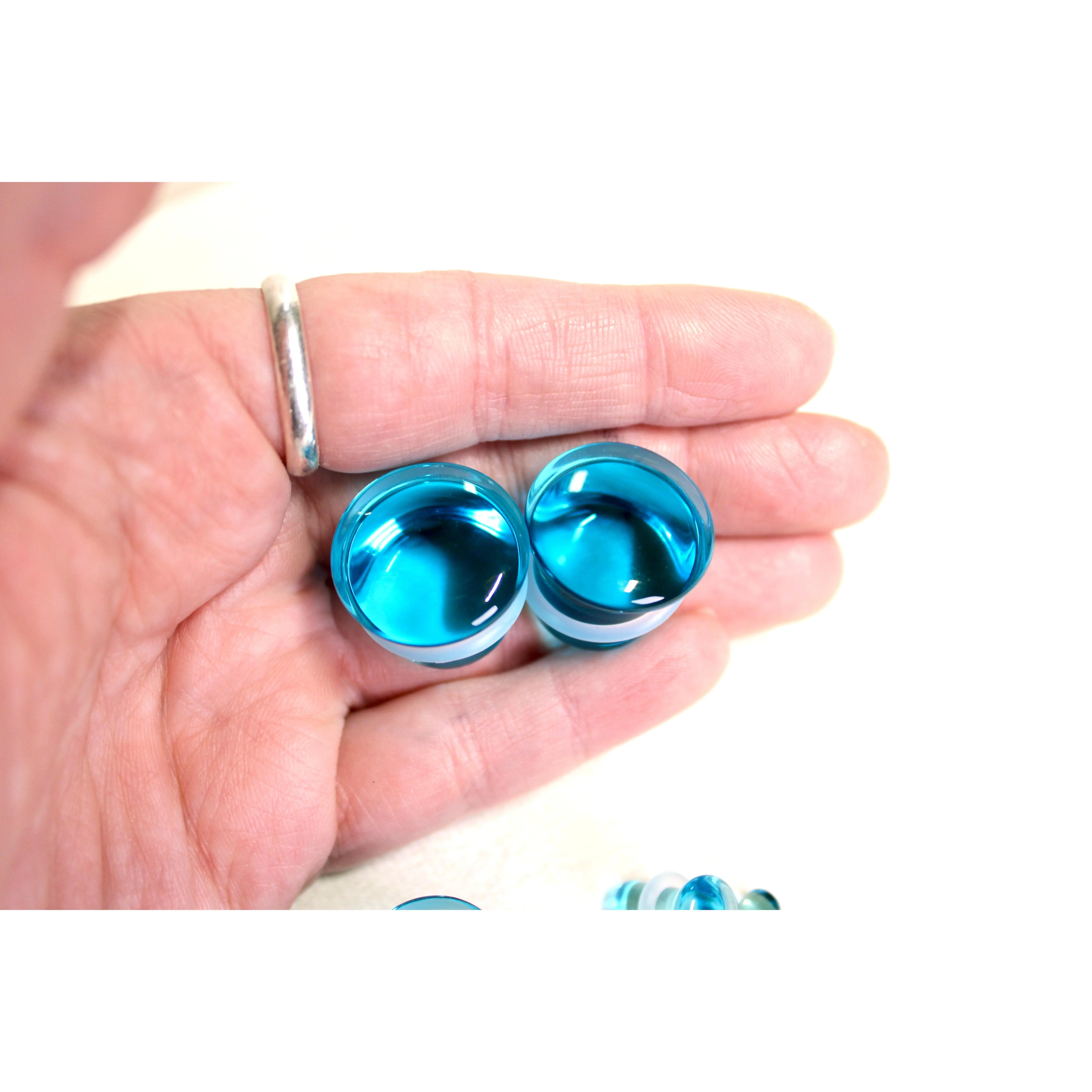 Blue Aqua Single-Flare Glass Plugs Pair - Piercing Earrings Jewelry, Flared Shape, O-Ring Secure Fit, Multi-Size Options (3/4in 19mm,5/8in 16mm,7/16in 11mm,8g 3mm)