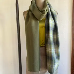 Rivka Resort Pendleton Wool Remnant Scarf - Green & Plaid Design for Stylish Warmth