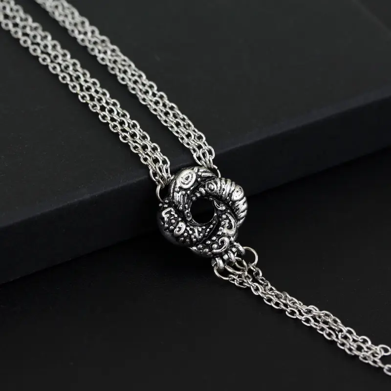 New 2025 New Movie 007 Algerian Loveknot Necklace Vesper Lynd Casino Royale Bond Girl Love Knot Necklace Vintage Silver Color Plated Women Jewelry Christmas Birthday Gifts Gifts