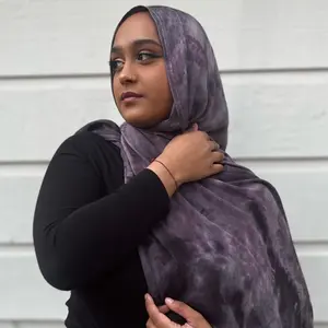 Modal hijab in THUNDERSTORM