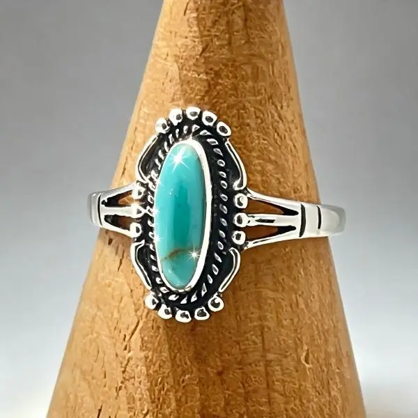 Bohemian Western Style Oval Natural Turquoise Inlaid Ring Retro Carved Hollow Shank Statement Hand Ornament for Casua Trip Festival Daily Outfit