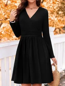 WEACZZY Women's V-Neck Long Sleeve Floral Casual Fall Dress with Pockets, Chic Elegant Modest Style 2025 Women's Dresses