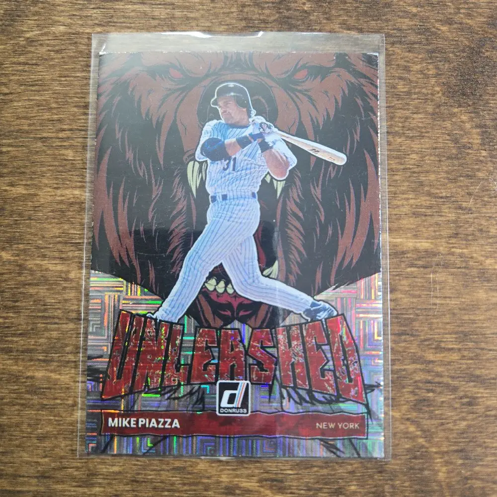 Mike Piazza New York Baseball Card - Unleashed Edition with Dynamic Design and Player Action Shot