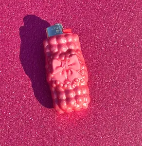 RE-USEABLE LIGHTER CASE PINK BOW