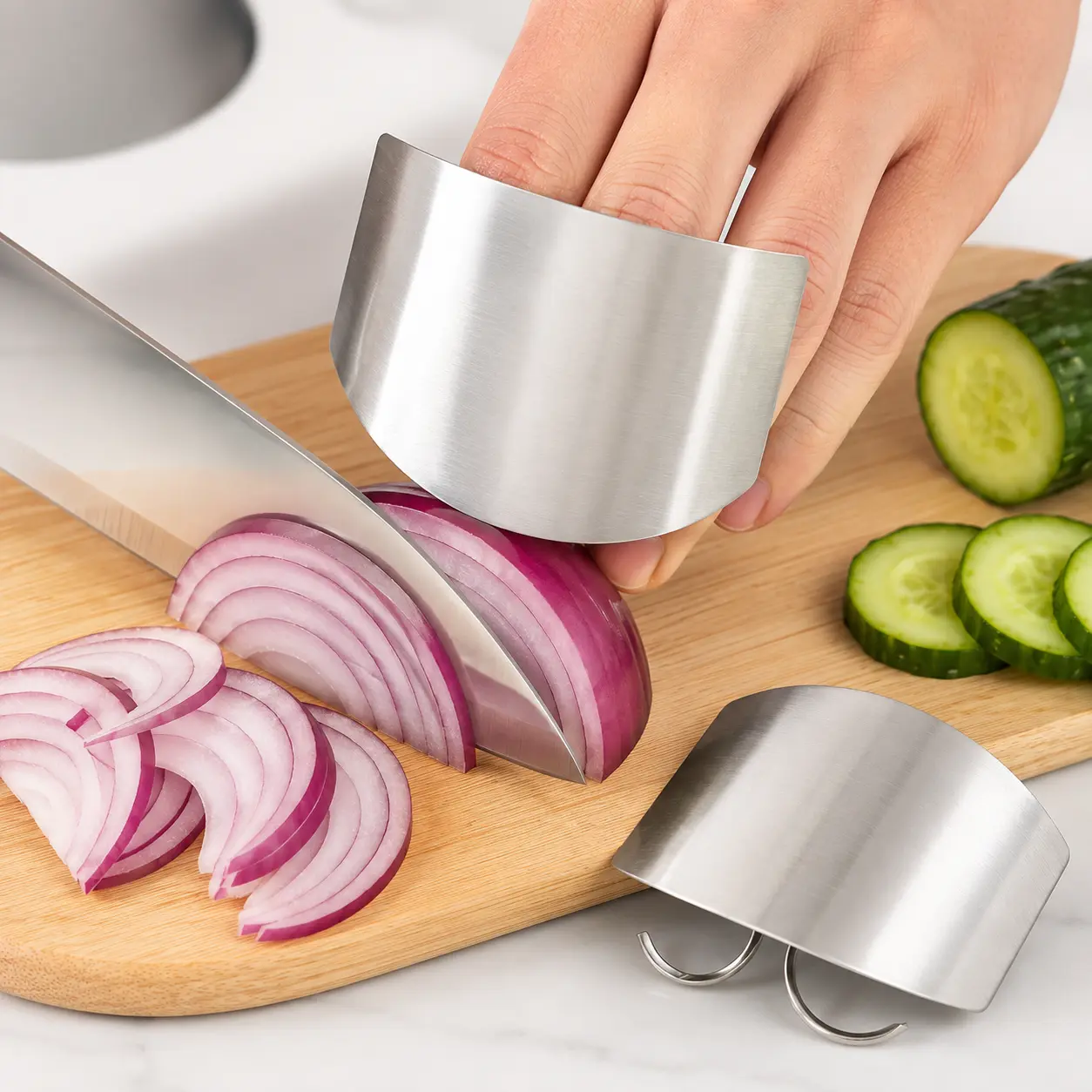 Stainless Steel Finger Guard for Cutting, Knife Finger Protector with Double Finger Rings, Safe Slicing Guard for Onion, Vegetables & Fruit, Kitchen Cutting Accessory