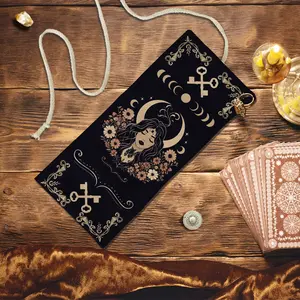 1 Piece Retro-Style tarot card storage bag, mysterious rune decorated storage bag, polyester storage bag, Versatile Storage Bag, creative fabric, suitable for Tarot card storage by Tarot enthusiasts, party games and event supplies.