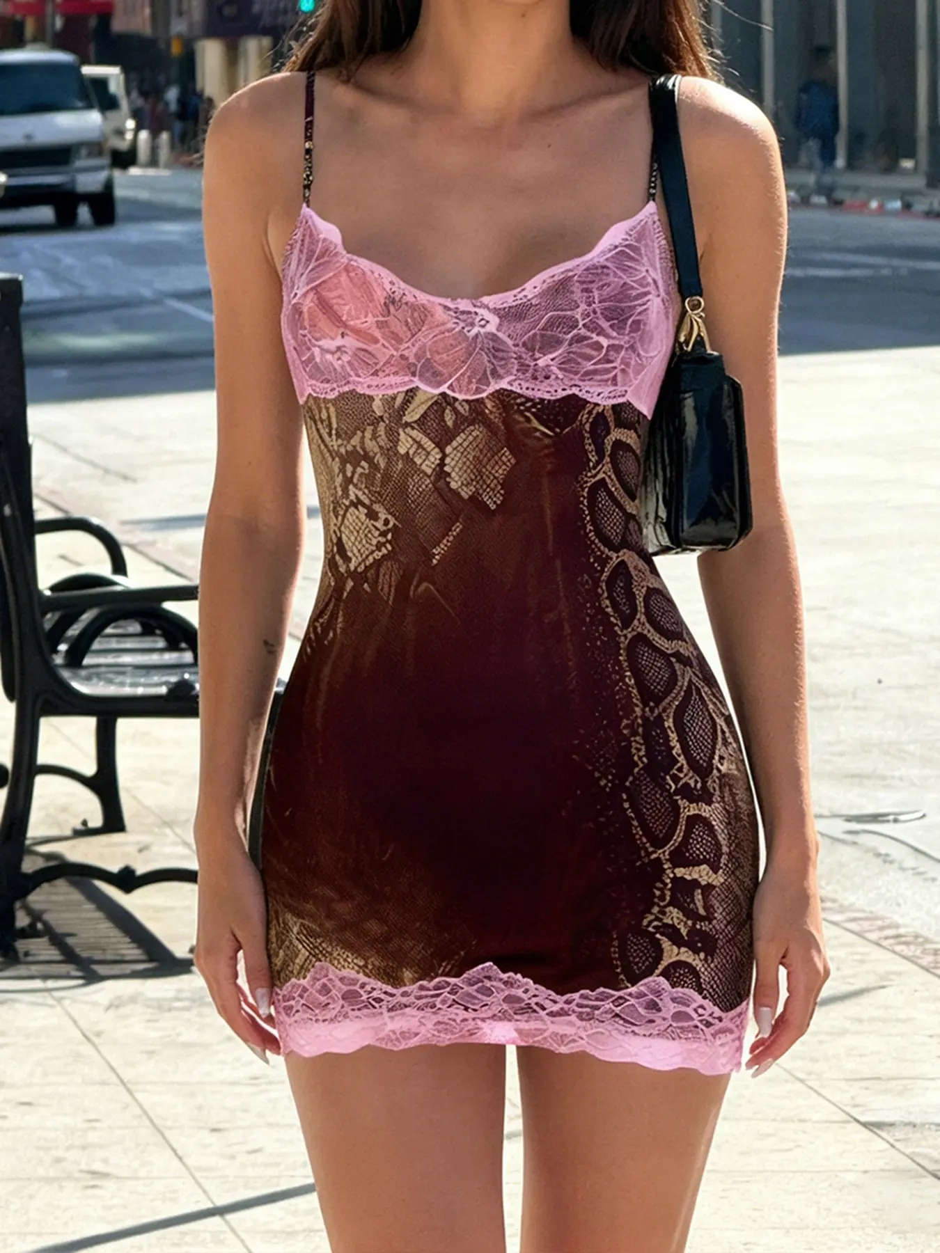 Women's Vintage Y2K Lace Patchwork Snakeskin Print Sleeveless Spaghetti Strap Bodycon Halter Dress, Slim-Fitting Mini Dress with Contrast Lace Womenswear