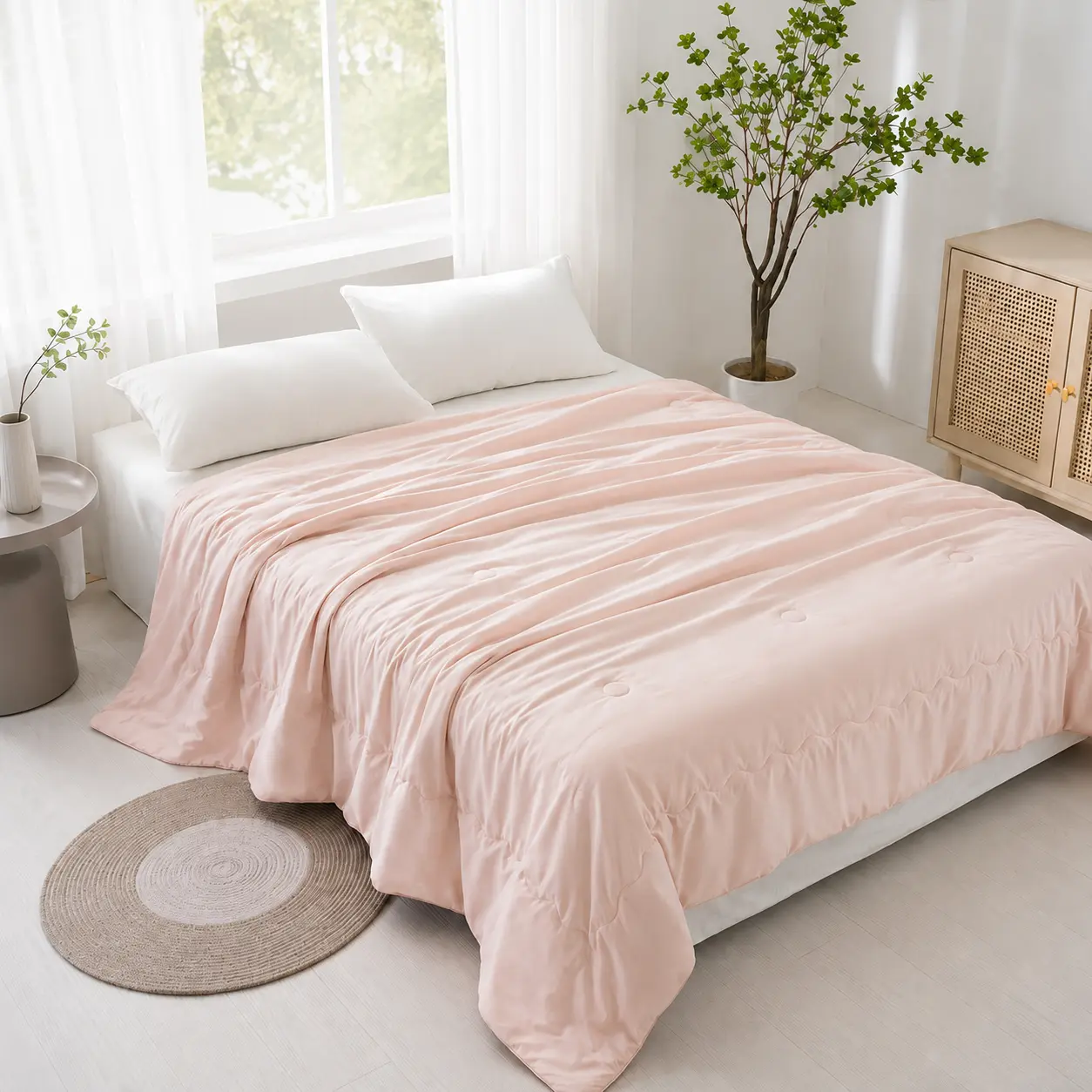 Cooling Summer Quilt, Lightweight Breathable Blanket, Soft Comforter for Hot Sleepers, All Season Bed Cover