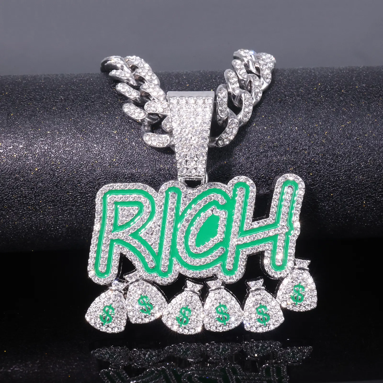 Single pendant silver