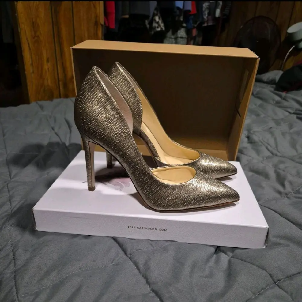 Elegant Gold Color High Heel Pumps for Women - Perfect for Formal Events and Special Occasions