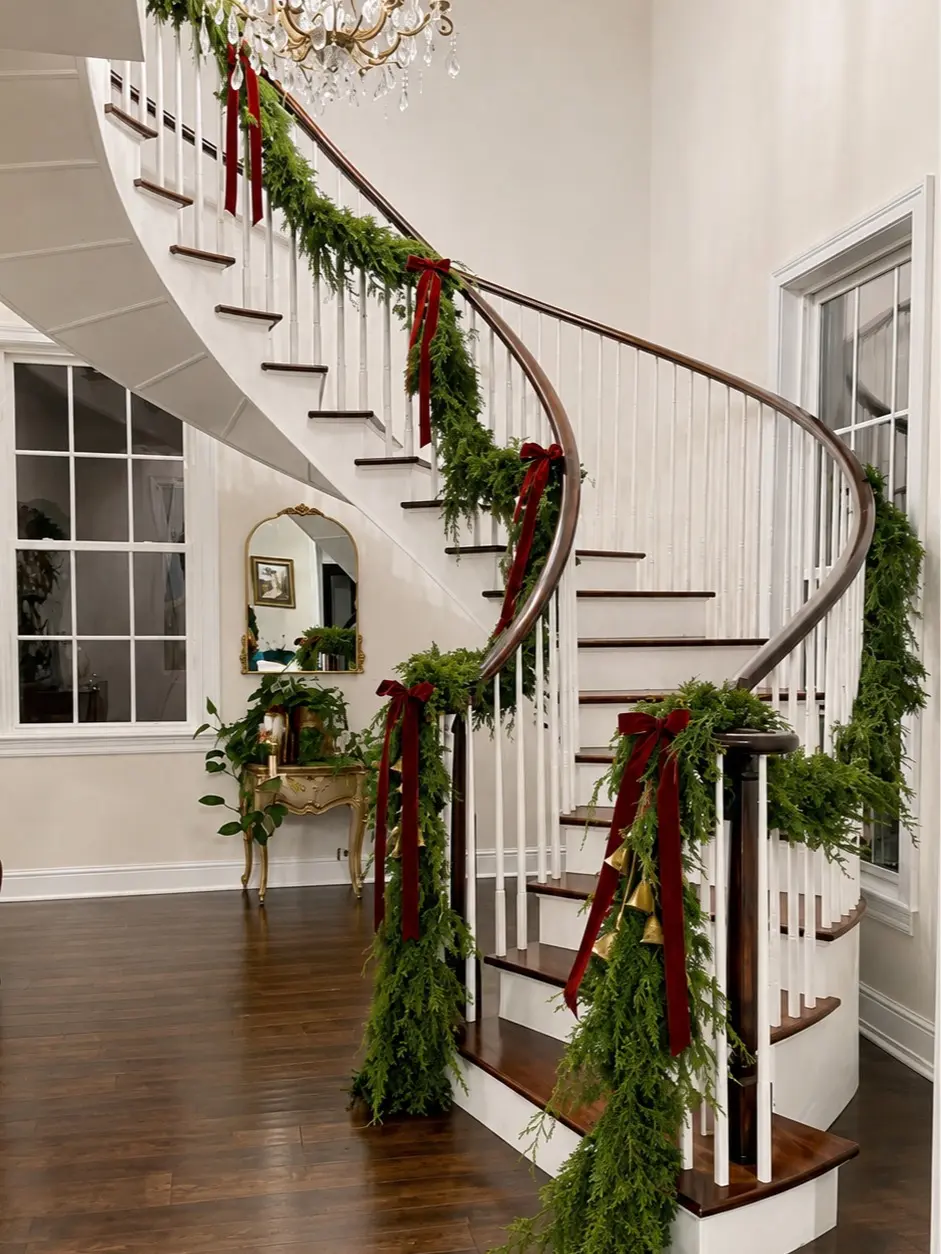 2-Pack 9 FT Realistic Texture Natural-Look Artificial Cedar Garland, Reusable Christmas Decoration, Home Decor for Holiday Decorators, Staircase Railing