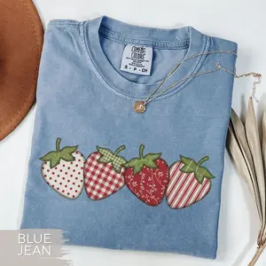 Comfort Colors Strawberry Shirt Faux Patchwork T-Shirt Retro Fruit Graphic Tee Vintage Cottagecore Garden Top Cute Strawberry Lover Gift Spirit Era Art