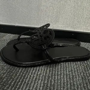 Women's diamond flip flops Fashionable Black Plain Color Slide Sandals - Casual Comfortable Flat Sandals, Lightweight Breathable Shoes for Daily Wear, Girl