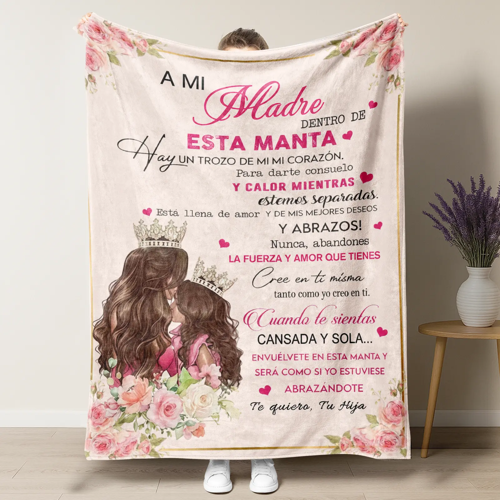 Spanish "A Mi Madre" Soft Fleece Blanket for Bed - Floral Crown, Daughter-To-Mom Love Letter Design, Heartwarming Gift, Home Decor Accent, Ideal Mother's Day Present for Maternal Figures Like Mom, Abuela, Stepmom, Heartwarming Blanket Gift