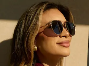 V BY VYE - AVA - Unisex Aviator sunglasses - Full Gold metal frame - Everyday Essentials sunglasses