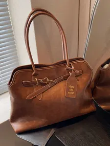 Niche design light luxury texture shoulder bag, simple and versatile exquisite one-shoulder messenger bag, fashionable daily commuting shopping office workers one-shoulder portable tote bag, Elegant commuter bag, versatile and multi-color optional.