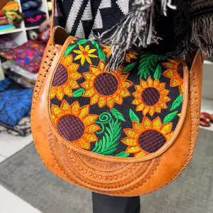Bolsa $59 - Mexican Leather Bag Hermosa Bolsa de Piel 100% Ternero with Floral Embroidery & Gold Charm Artisanal Handcrafted Chiapaneco Handbag, bolsa artesanal
