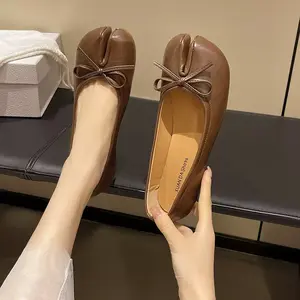 Comfortable No-Break-In Tabi Flats, Split-Toe Bow Shoes for Ladies, Multi-Color Options, Perfect for Travel, Commute & Daily Wear