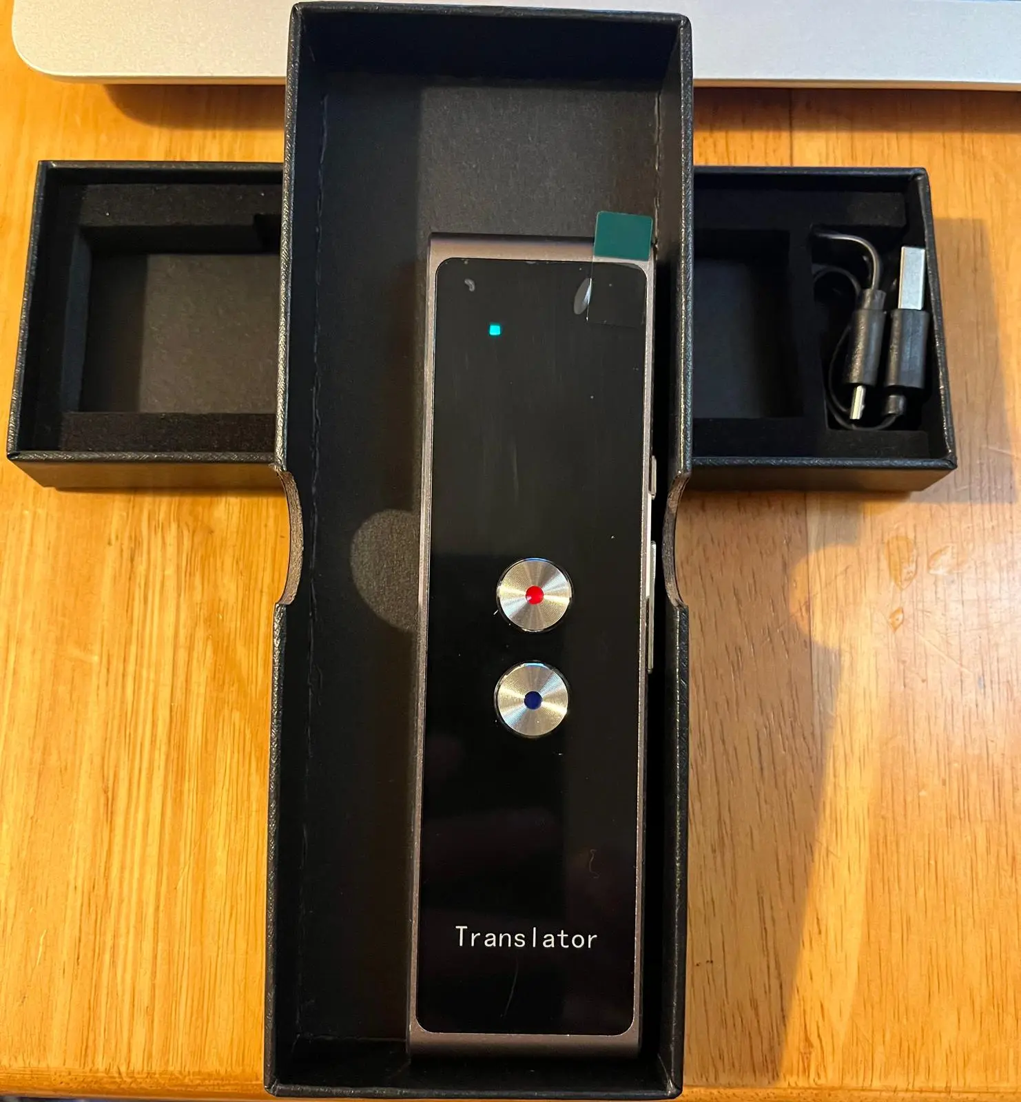 Break language barriers instantly with the intelligent Speech Translator! Featuring real time translation in 41+ laguages, this compact device is perfect for travelers, professional, and anyone looking to communicate effortlessly across the glove.