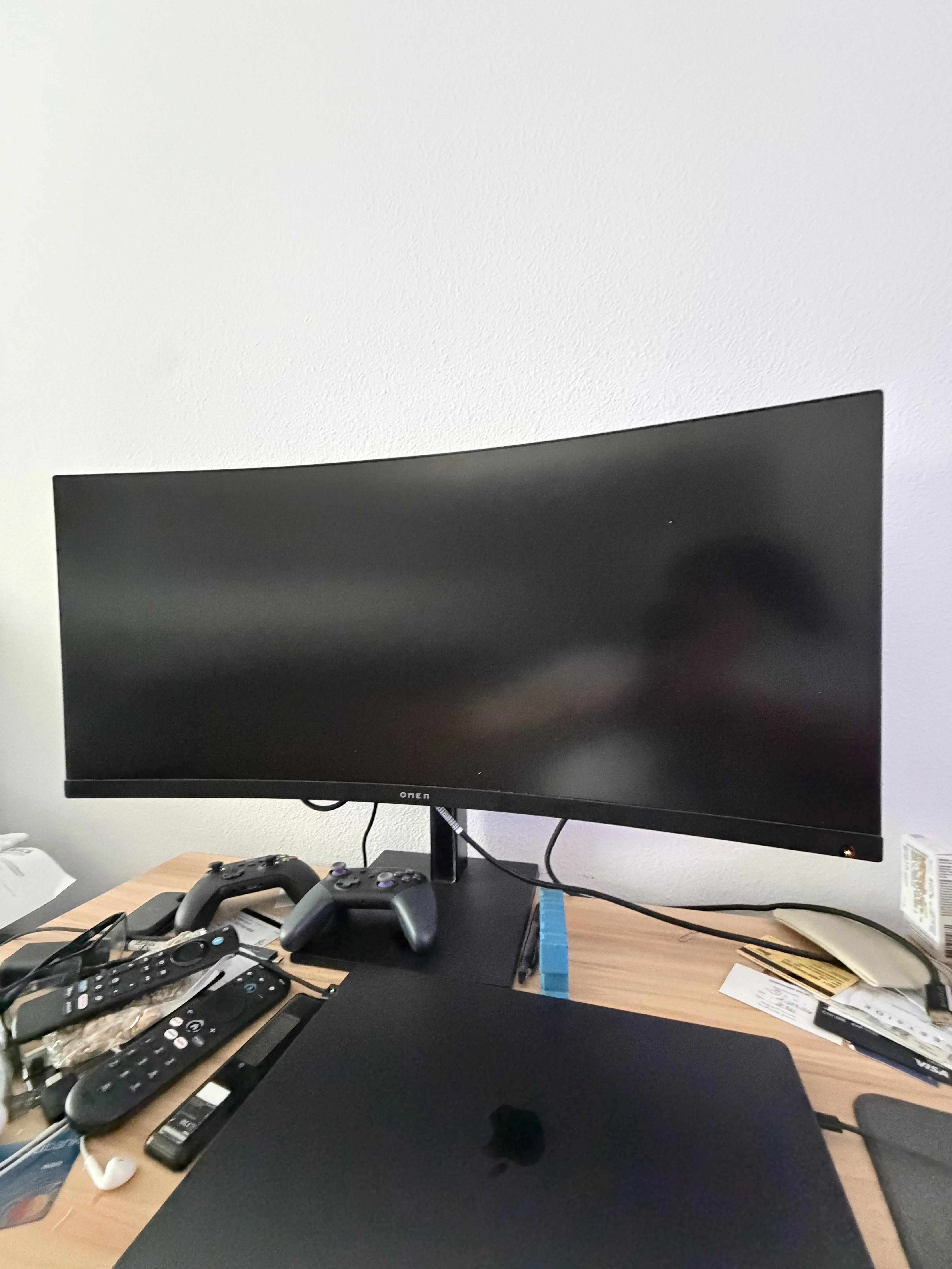 Curved Gaming Monitor with Controller Support for Enhanced Immersive Experience