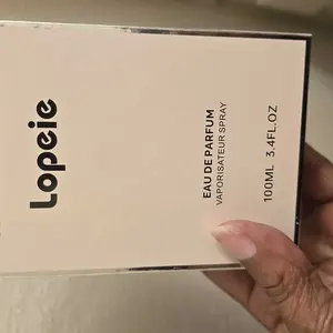 Product Review of Lopeie Fluorescent Nectar Women's Perfume - 100ml Eau de Parfum with Jasmine & Gardenia Top Notes Tuberose & Honeysuckle Middle Notes from M** T**k