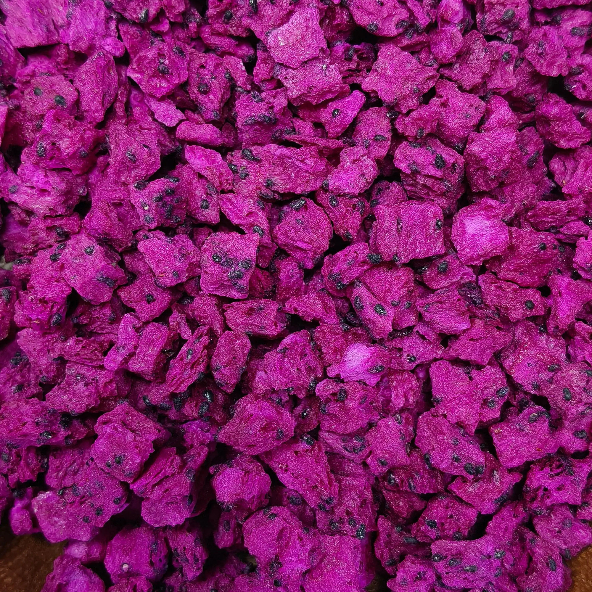 SNAFRE Freeze Dried Dragon Fruit Cubes, 5.3 oz (150g) - 100% Natural Real Pitaya Chunks, No Sugar Added Crispy Fiber Snack for Smoothies, Refreshers