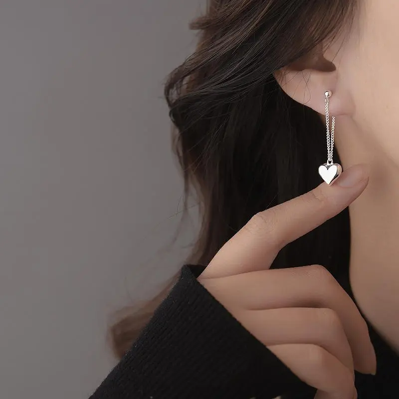 [New Product Offer] Simple heart-shaped earrings, long pendant, niche sweet earrings, suitable for daily versatile accessories
