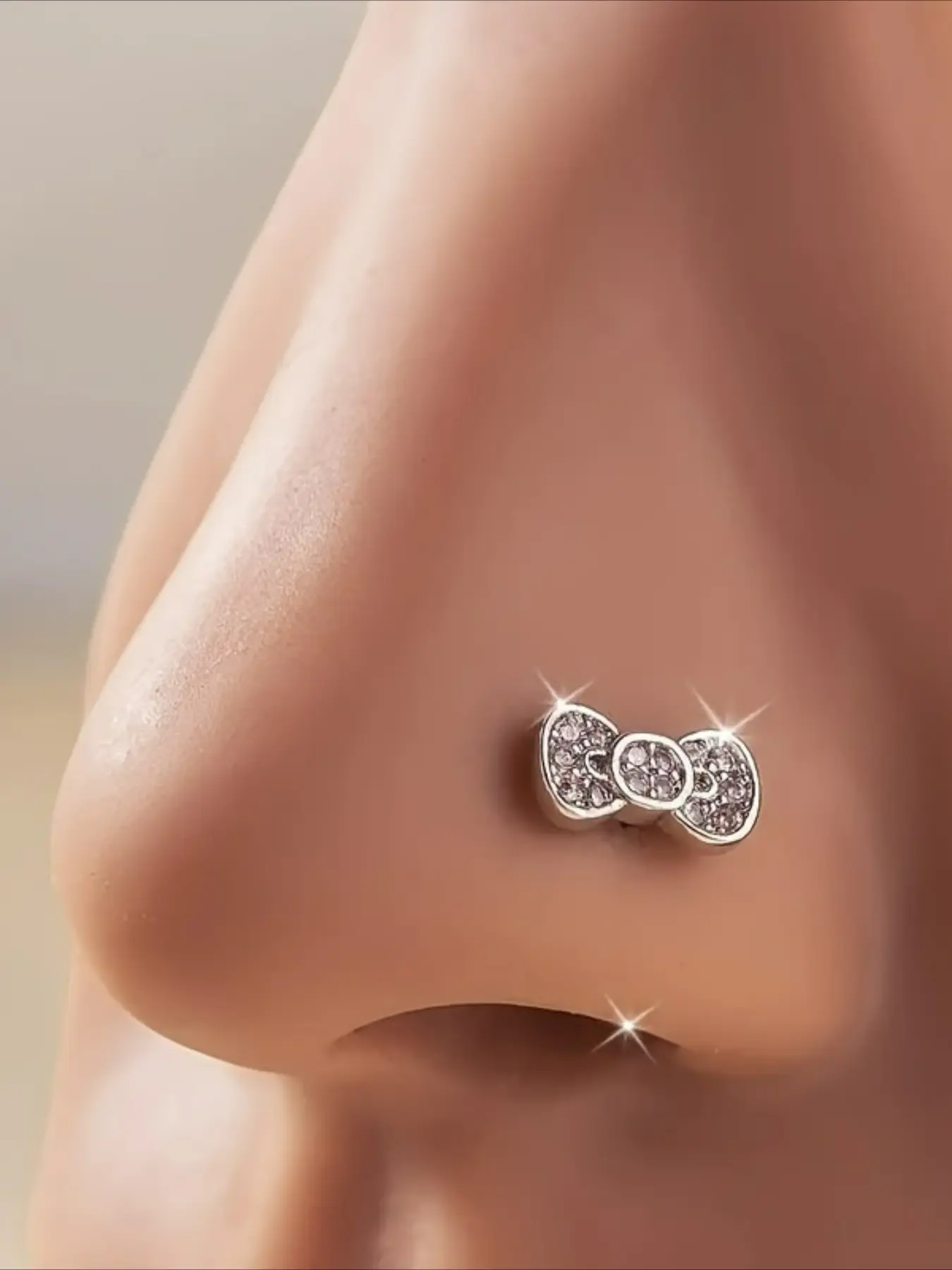 Charming Retro-Style Pink Zirconia Bow, Ideal for Birthday Celebrations And Presents