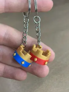 1pc Crown Wars Royal Keychain, A Mini, Fun and Stylish Keychain Accessory, A Fun Gift for Family, Colleagues, And Friends. It Can Be Used As A Keychain Accessory, Backpack Charm, Bag Ornament, Or Party/Festival Item.
