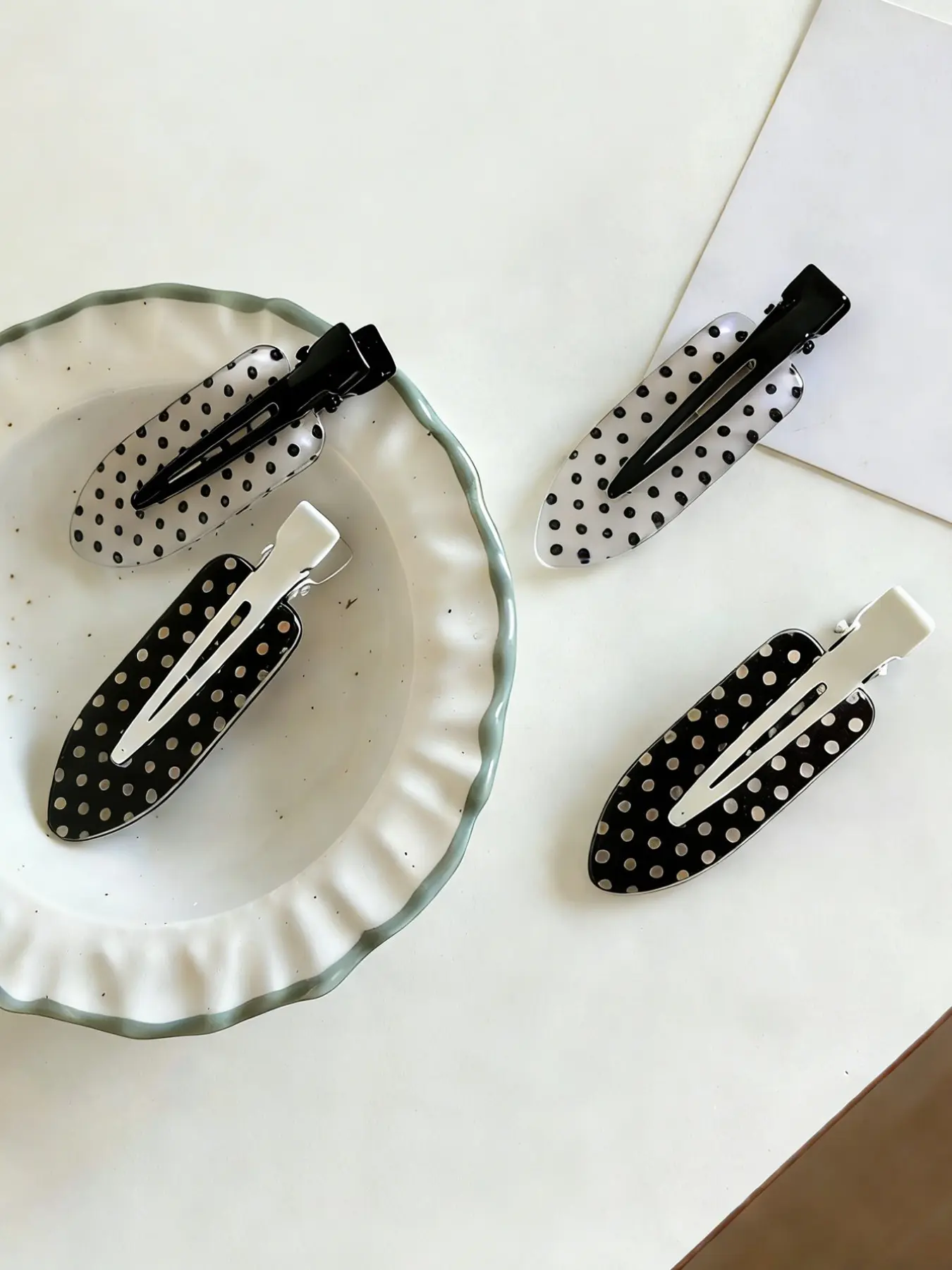 4pcs Elegant Sweet Polka Dot Duckbill Clips, Minimalist No-Trace Hair Clips for Side Hair Fixing & Makeup, Versatile Hair Accessories, Hair Clip Set, Hair Decor