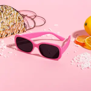 COLOSSEIN PINK Women's Retro Classic Sunglasses Fashionable for Travelling and Shopping Pink Frame UV Protection