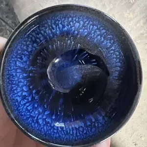 Master Jianzhan craftsman hand-crafts tea cups for tea masters