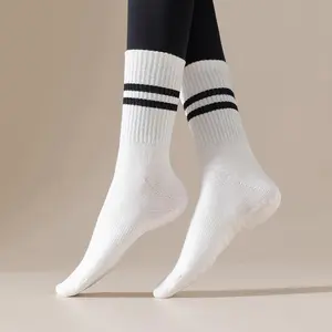 Grip Pilates Socks Non Slip Athletic Yoga Socks with Grips for Women Grippy socks for Hospital Workout Barre