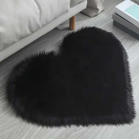 Solid Color Heart Shaped Soft Fuzzy Mat, Cozy Floor Mat, 1 Count Washable Plush Floor Mat, Durable Decorative Mat for Living Room & Bedroom, Machine Washable Fluffy Rug, Home Decorative Rug