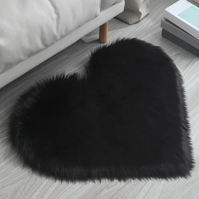 Solid Color Heart Shaped Soft Fuzzy Mat, Cozy Floor Mat, 1 Count Washable Plush Floor Mat, Durable Decorative Mat for Living Room & Bedroom, Machine Washable Fluffy Rug, Home Decorative Rug