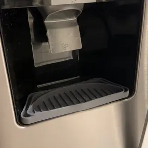 Refrigerator Drip Catcher Tray, 1 Count Water Dispenser Drip Tray, Splash-Proof Ice Protector and Water Dispenser Pan, Fridge Water Spill Pad, Catch Basin for Drainage and Water Splash Guard, Household Items, Splash Pads