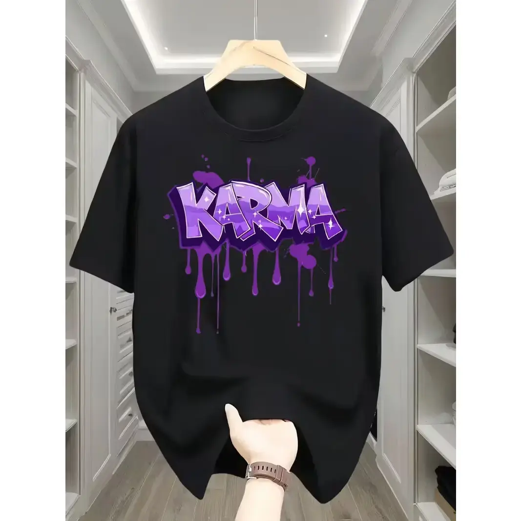 Men'S Fashion Graffiti Pattern T-Shirt, Short Sleeve, Purple "Karma" Letters, Paint Splatter Design, Perfect for Casual Street Style